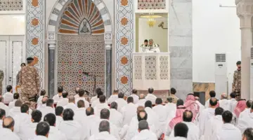خطبة عرفة: الحج عبادة لا ساحة للشعارات السياسية